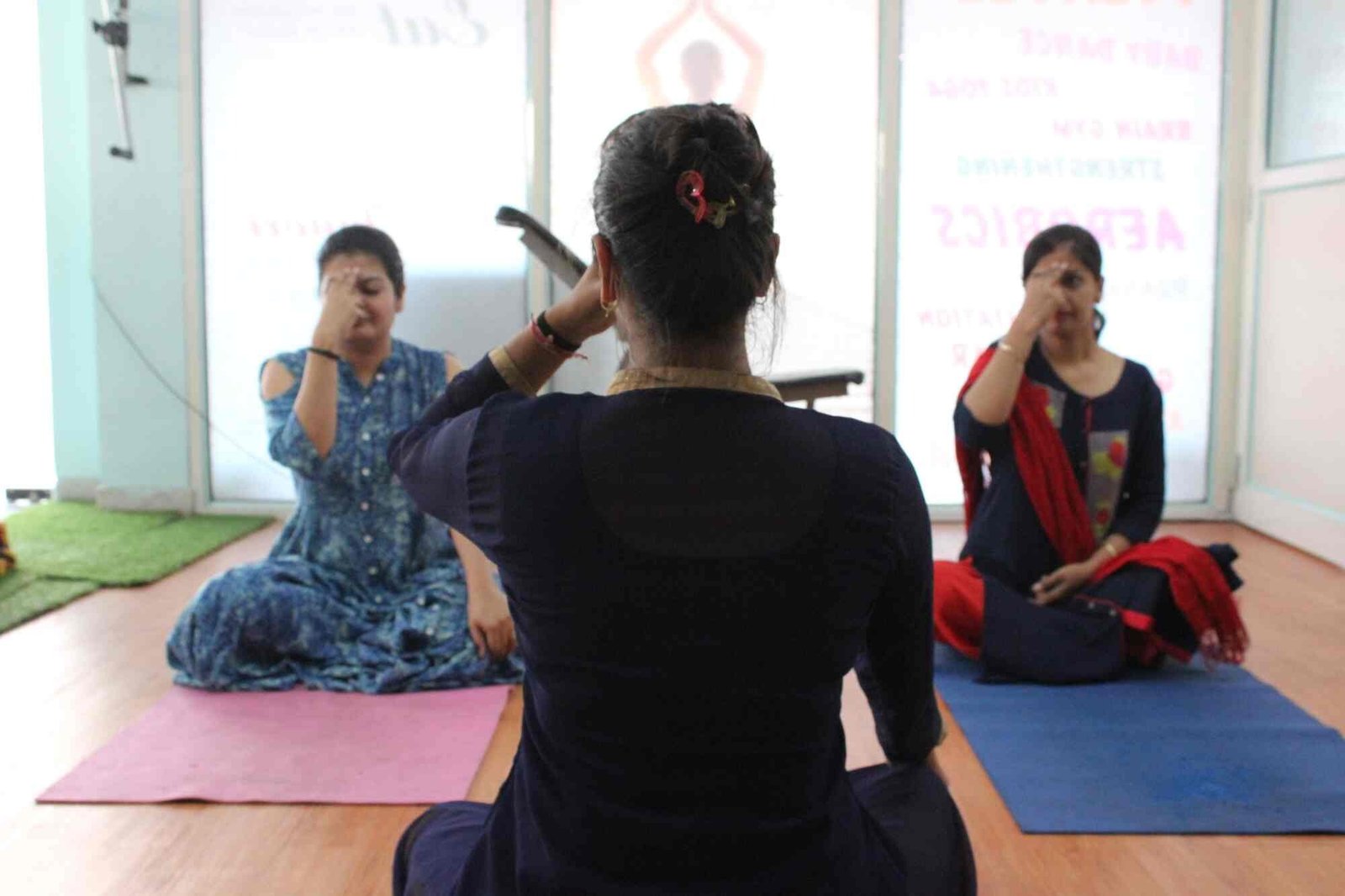 Physiotherapist treating a patient at Physio Sparsh, Jaipur